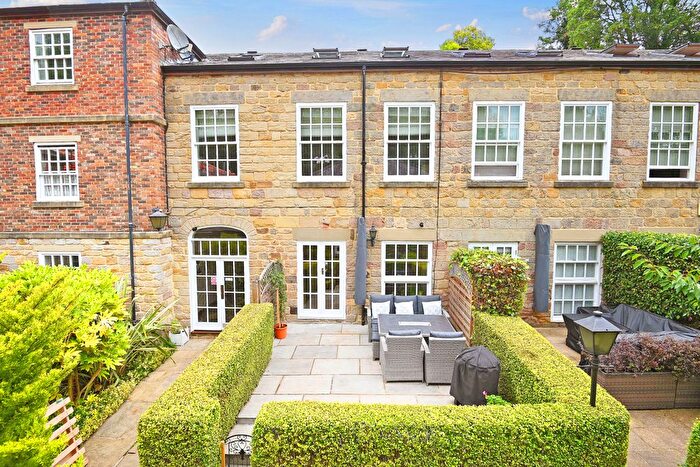 4 Bedroom Terraced House For Sale In Waterside, Knaresborough, HG5
