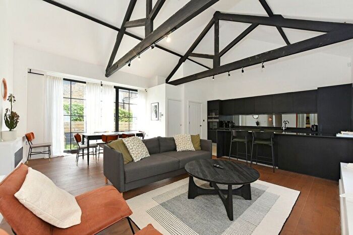 2 Bedroom Flat To Rent In Macroom Road, Maida Vale, W9