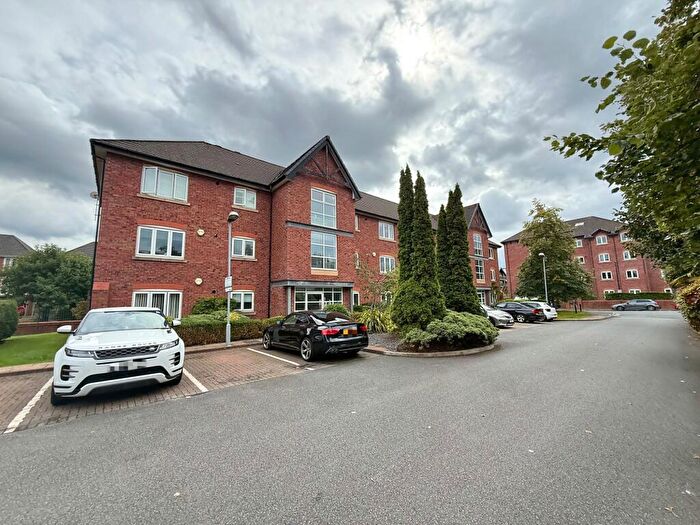2 Bedroom Flat For Sale In Waterside, Sale, M33