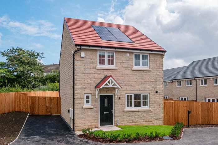 4 Bedroom House To Rent In Wheel House Drive, Bradford, BD6