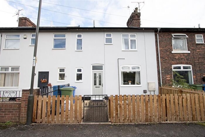3 Bedroom Terraced House For Sale In Storforth Lane, Hasland, Chesterfield, S41