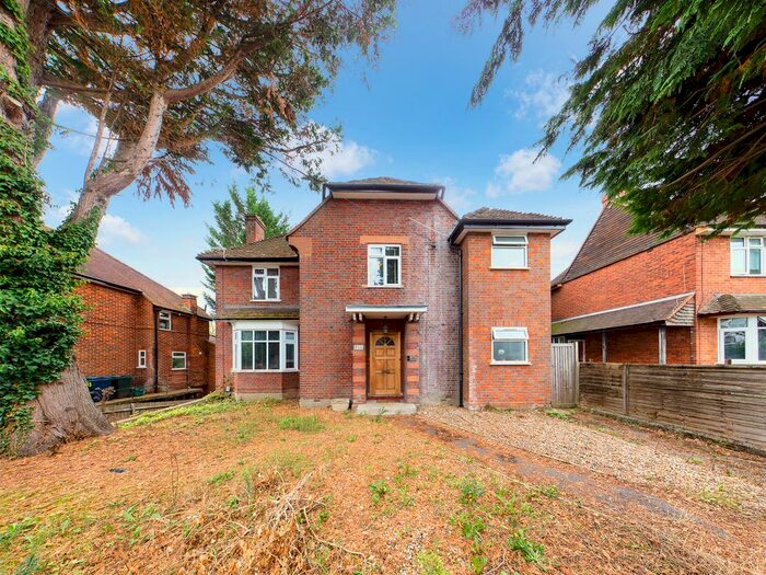 4 Bedroom Detached House To Rent In West Wycombe Road, High Wycombe, HP12
