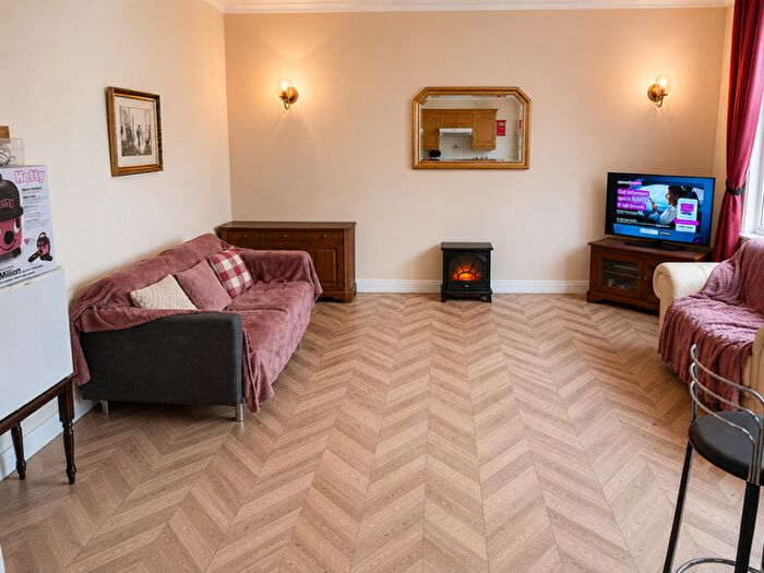 4 Bedroom Maisonette To Rent In Heaton Road, Heaton, NE6
