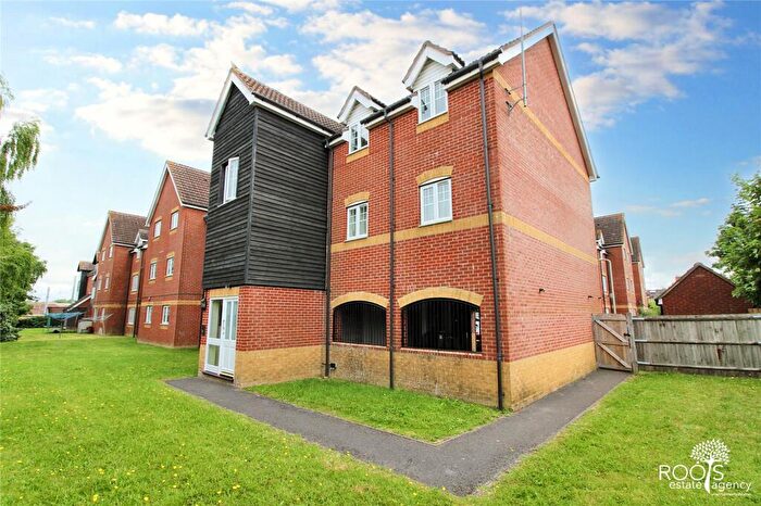 2 Bedroom Apartment For Sale In Harbury Court, Newbury, RG14