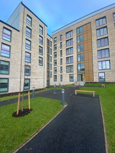 2 Bedroom Flat To Rent In Little Dovehill, Glasgow, G1