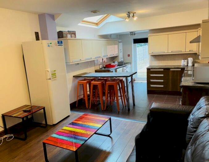 6 Bedroom Semi-Detached House To Rent In 173 Hubert Road, Selly Oak, Birmingham B29