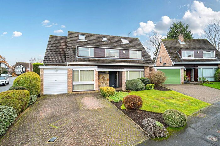 5 Bedroom Detached House For Sale In Chiltern Close, Bushey, Hertfordshire, WD23