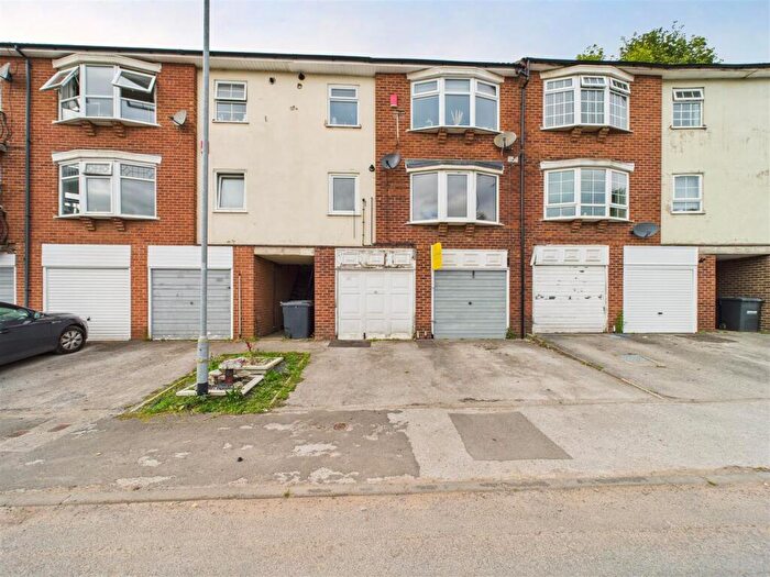 2 Bedroom Maisonette To Rent In Belvoir Lodge, Carlton, Nottingham, NG4
