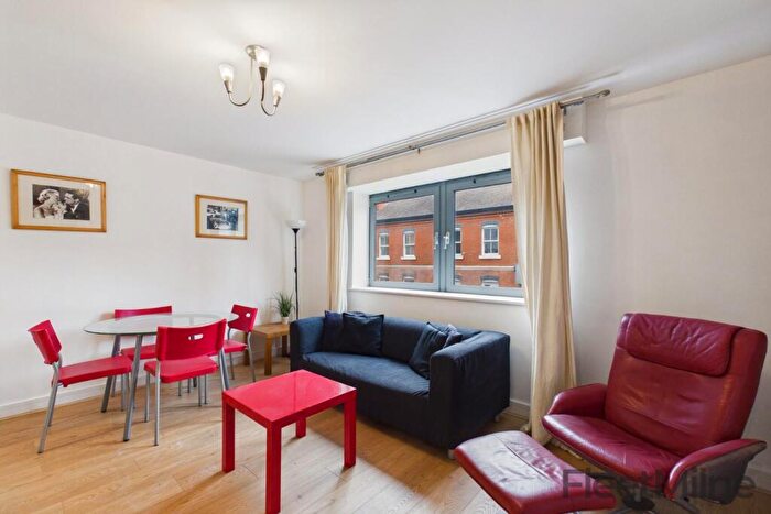 1 Bedroom Apartment For Sale In Islington Gates, Fleet Street, Birmingham, B3