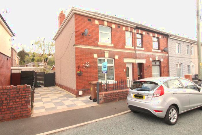 3 Bedroom End Of Terrace House For Sale In Grove Road, Newport, NP11