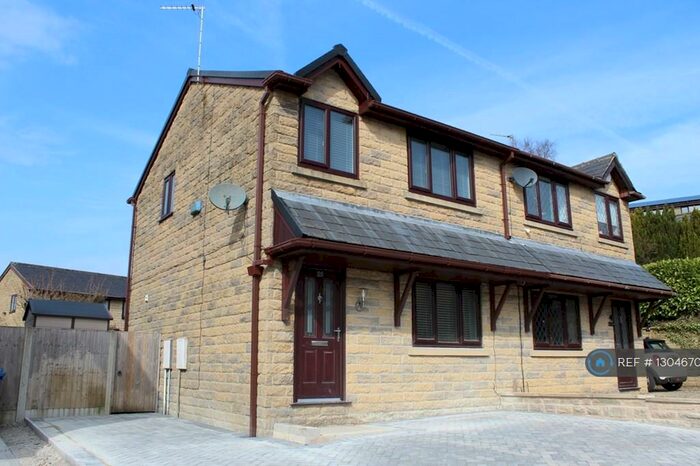 3 Bedroom Semi-Detached House To Rent In Highfield Park, Haslingden, Rossendale, BB4