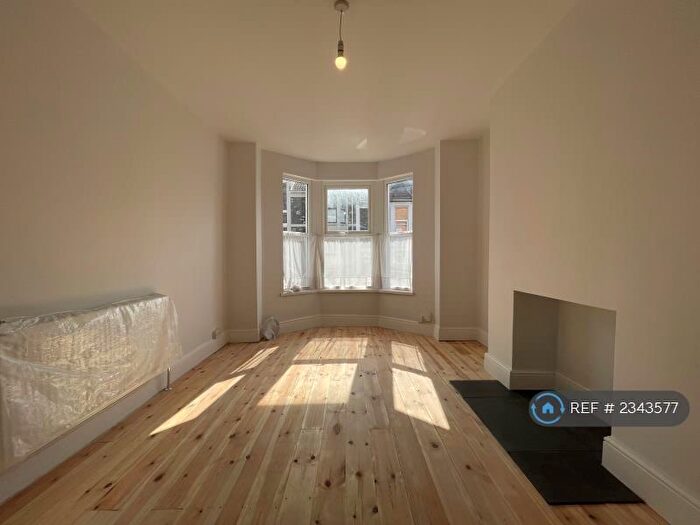 3 Bedroom Terraced House To Rent In Palmyra Road, Bristol, BS3