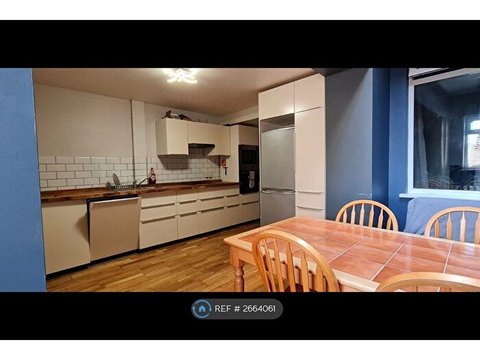4 Bedroom Terraced House To Rent In Wern Terrace, Port Tennant, Swansea, SA1