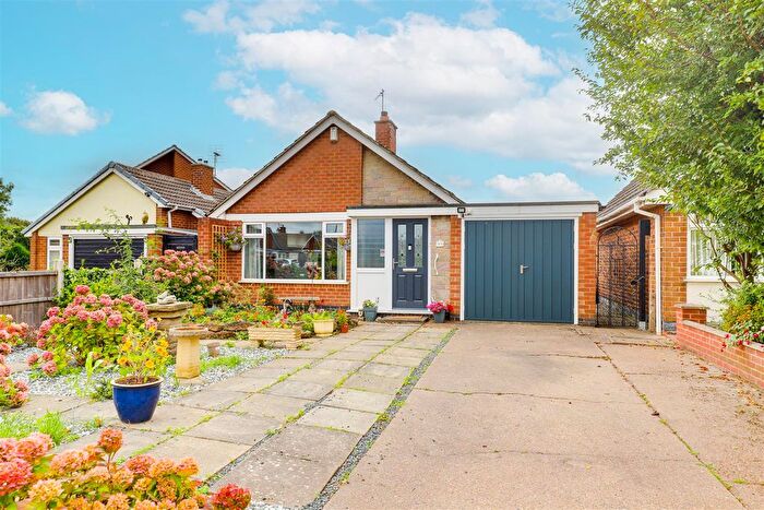 2 Bedroom Detached Bungalow For Sale In Cherrywood Gardens, Carlton, Nottinghamshire, NG3