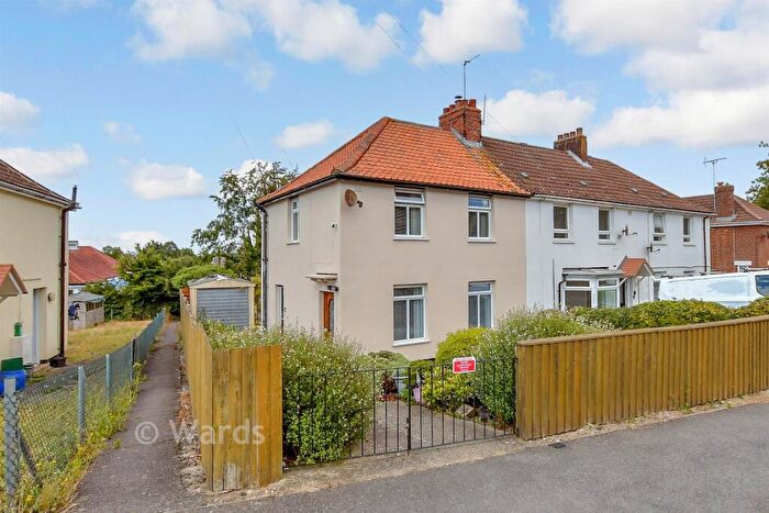 3 Bedroom Semi Detached House For Sale In Ackholt Road, Aylesham, Canterbury, Kent, CT3