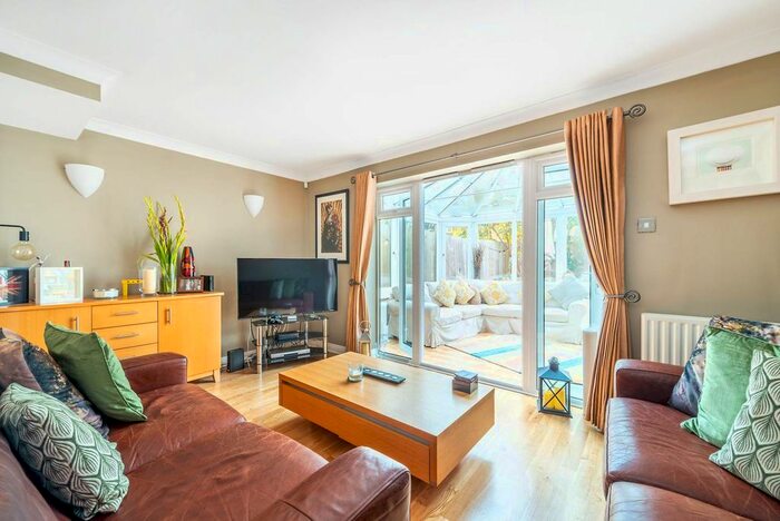 3 Bedroom End Of Terrace House To Rent In Hillary Drive, Isleworth TW7