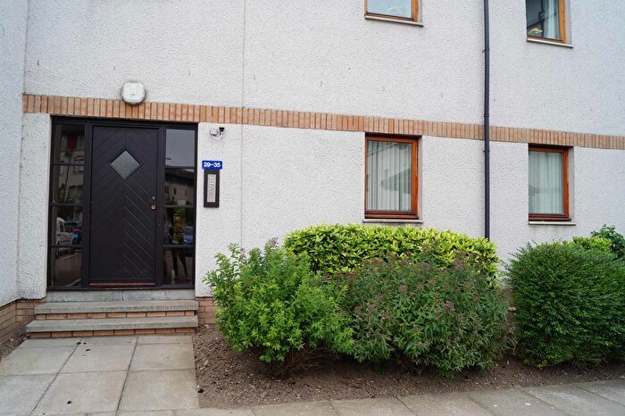 2 Bedroom Apartment To Rent In Bloomfield Court, Aberdeen, AB10