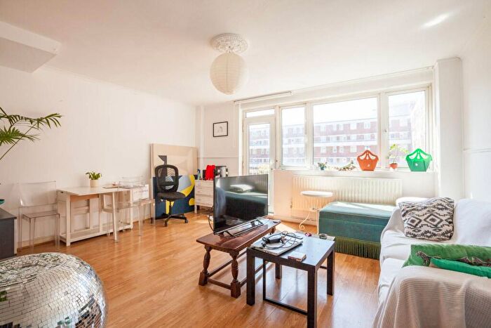3 Bedroom Flat To Rent In Weymouth Terrace, Shoreditch, London, E2