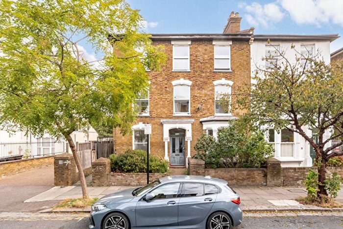 3 Bedroom Flat To Rent In Wilberforce Road, London, N4