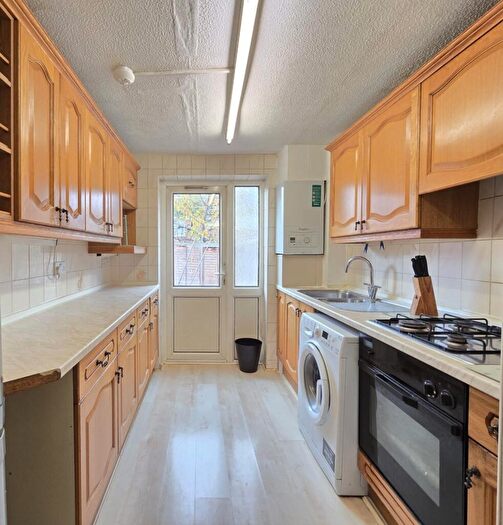 3 Bedroom House To Rent In Victoria Road, Plaistow, E13