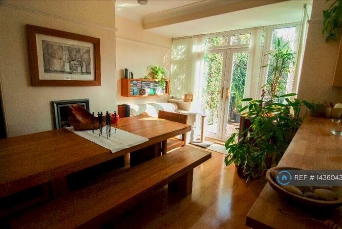 3 Bedroom Semi-Detached House To Rent In Eastwood Gardens, Newcastle Upon Tyne, NE3