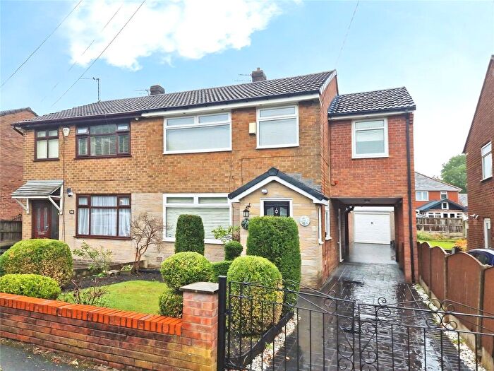 4 Bedroom Semi-Detached House For Sale In Ashton Field Drive, Worsley, Manchester, Greater Manchester, M28