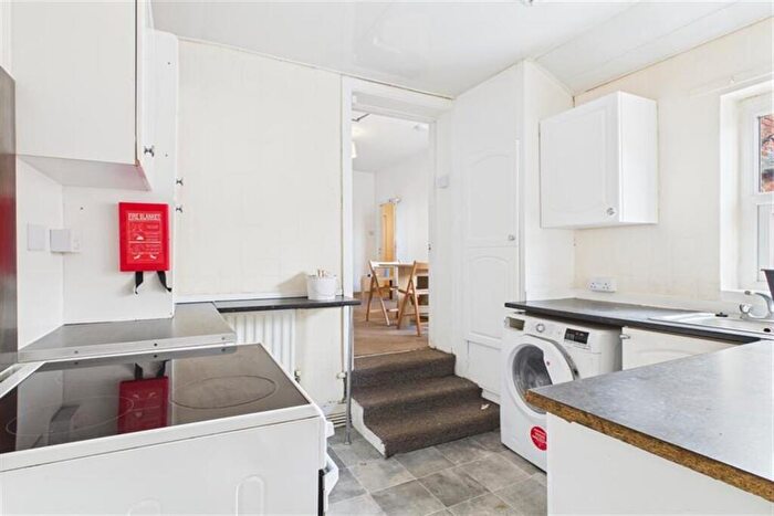 4 Bedroom Maisonette To Rent In Ashleigh Grove, Jesmond, Newcastle Upon Tyne, NE2