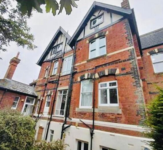 2 Bedroom Apartment For Sale In Highlands, Oldfield Road, Bickley, Bromley, BR1