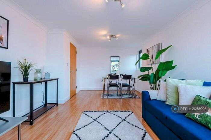 2 Bedroom Flat To Rent In Ladywood Middleway, Birmingham, B16