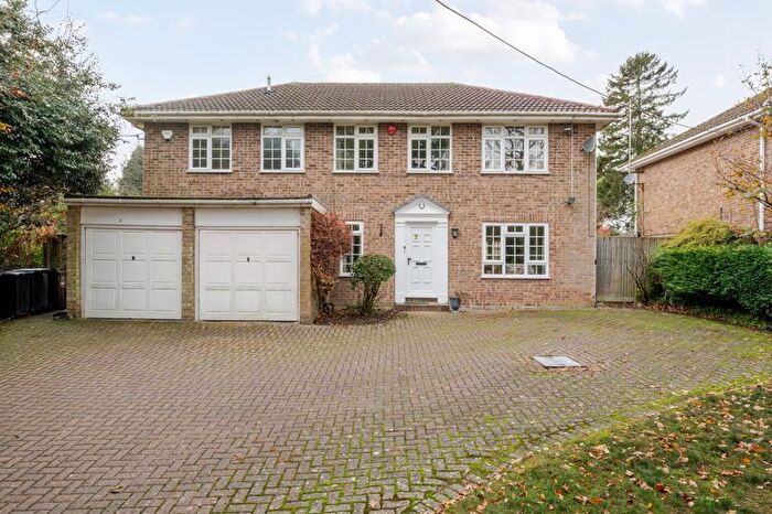 4 Bedroom Detached House For Sale In Chaldon Common Road, Caterham, CR3