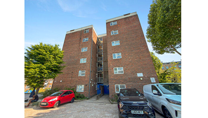 1 Bedroom Flat For Sale In Fairweather Close, Clyde Road, Tottenham, London, N15