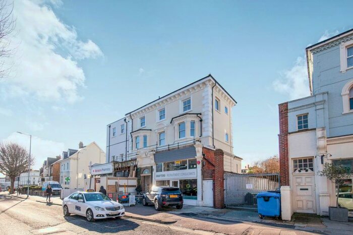 1 Bedroom Apartment To Rent In Town Centre, BN21