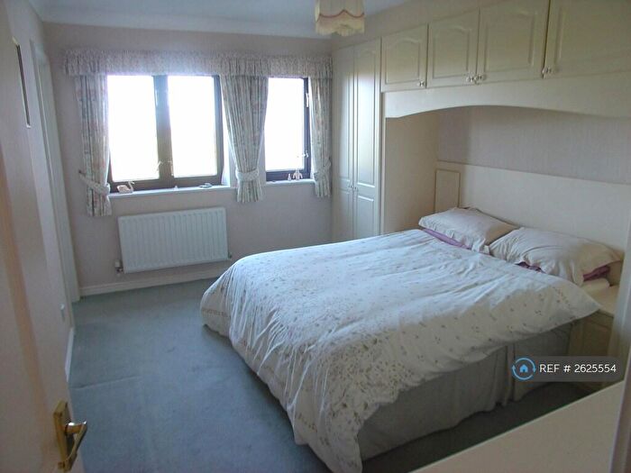 3 Bedroom Flat To Rent In Morlais, Conwy, LL32