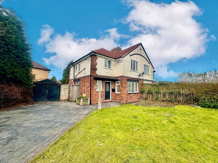 4 Bedroom Semi-Detached House To Rent In Bryce Road, Brierley Hill, DY5