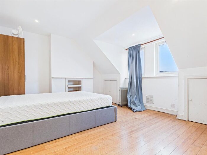 Property To Rent In Flat, Emanuel Avenue, Acton, W3