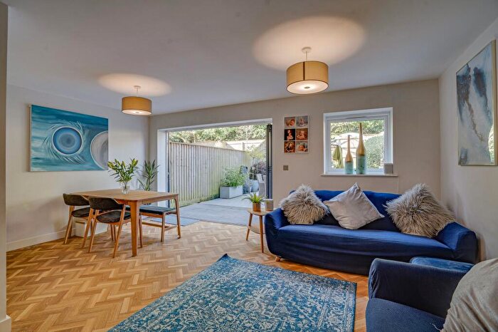 3 Bedroom House For Sale In Sundays Hill Close, Hedge End, SO30