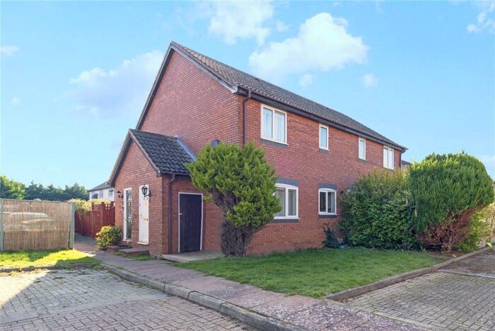 1 Bedroom End Of Terrace House To Rent In Cambridge Road, West Molesey, Surrey, KT8