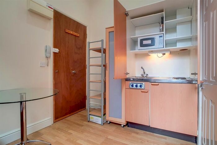 Studio To Rent In Cheniston Gardens, High Street Kensington, W8
