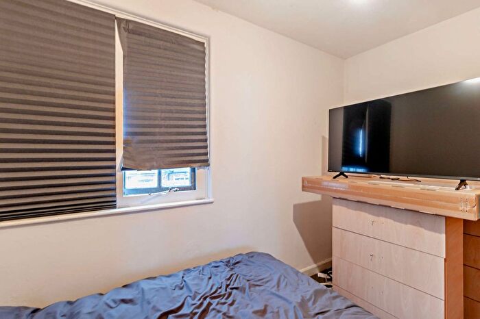 2 Bedroom Terraced House For Sale In Chesthunte Road, London, N17