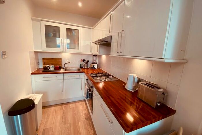1 Bedroom Flat To Rent In Grafton Road, London, NW5