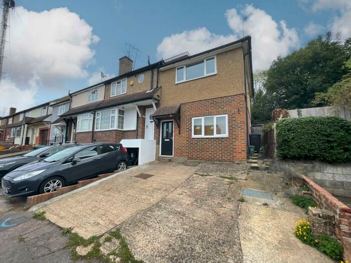 3 Bedroom Semi-Detached House To Rent In Maynard Road, Hemel Hempstead, Hertfordshire, HP2