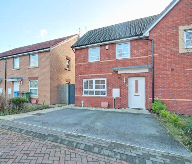 3 Bedroom Property To Rent In Ploughmans Gardens, Woodmansey, Beverley, HU17