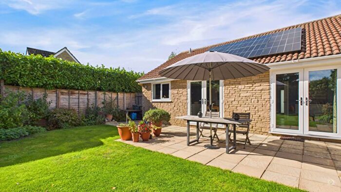 2 Bedroom Bungalow For Sale In Barden, Whitehall, South Petherton, TA13