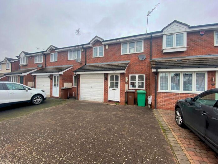 3 Bedroom House To Rent In £ Pppw Heron Drive, Lenton, NG7