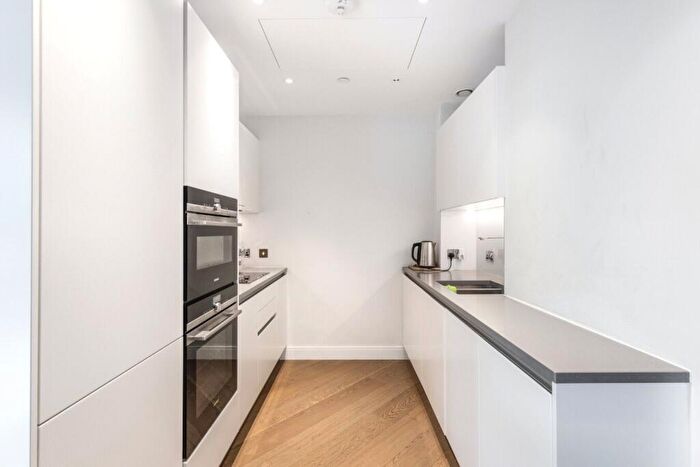 2 Bedroom Apartment To Rent In Queenstown Road, Battersea, London, SW11