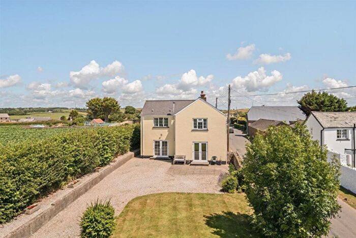 4 Bedroom Detached House For Sale In Eastleigh, Bideford, EX39