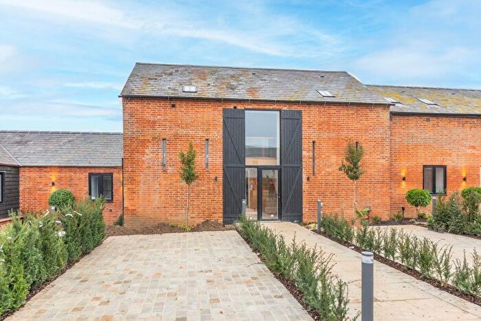 3 Bedroom Barn Conversion For Sale In Glebe Farm, Stewkley Road, Leighton Buzzard, LU7