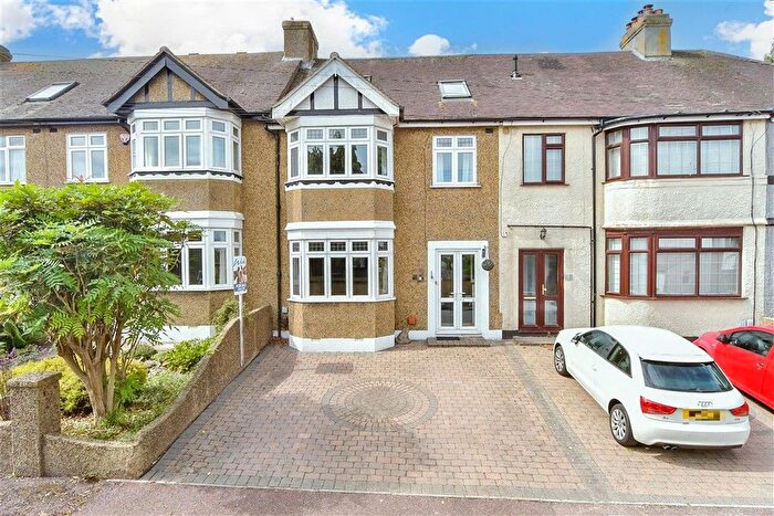 4 Bedroom Terraced House For Sale In Hunters Way West, Darland, Gillingham, Kent, ME5