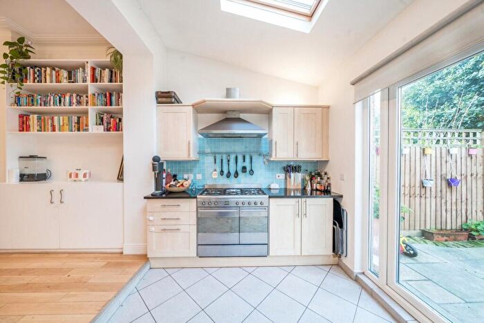 2 Bedroom Flat For Sale In Howitt Road, Belsize Park, NW3