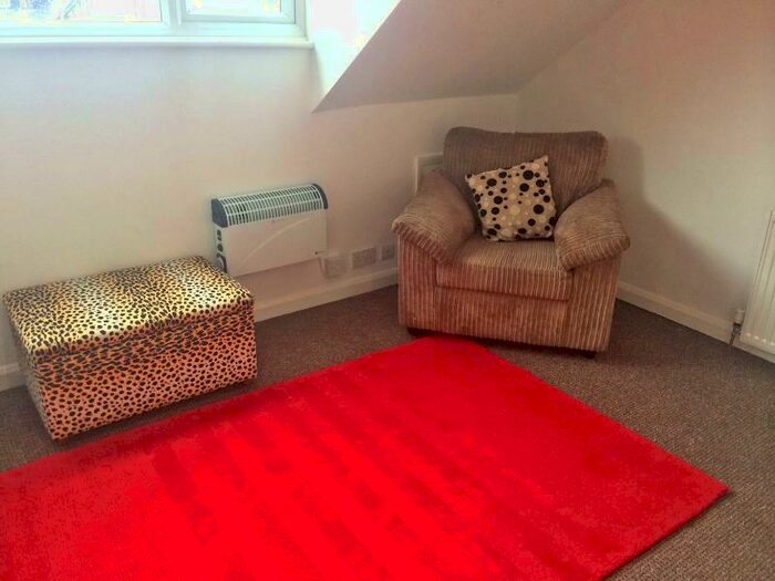 Studio To Rent In Room, A, Irwin Approach, LS15